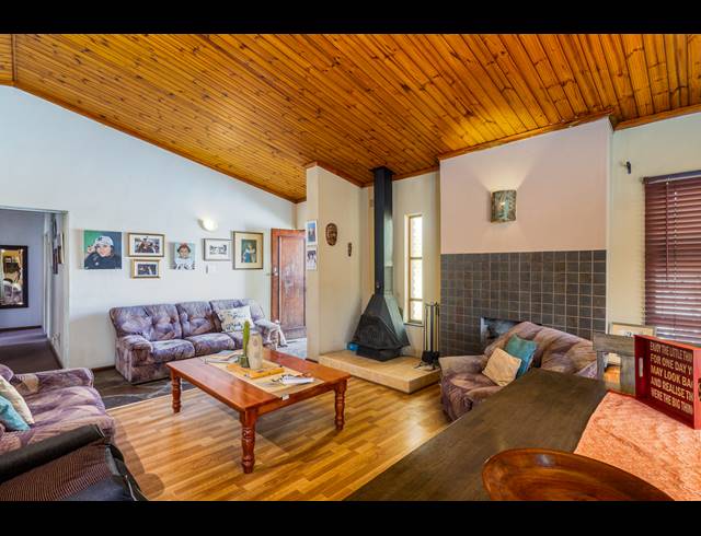 3 BEDROOM FREEHOLD SOLD IN CHURCHILL ESTATE